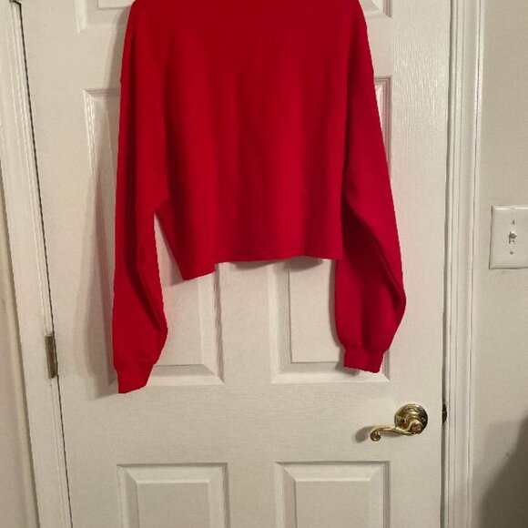 CHRISTMAS CROPPED SOFT SWEATSHIRT RED LOOSE FITTING 60% OFF! NWT LARGE - Picture 3 of 10